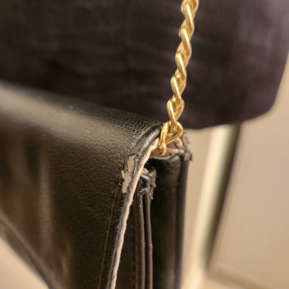 Elegant BCBG Generation Black Chain Shoulder Bag - Picture 4 of 8